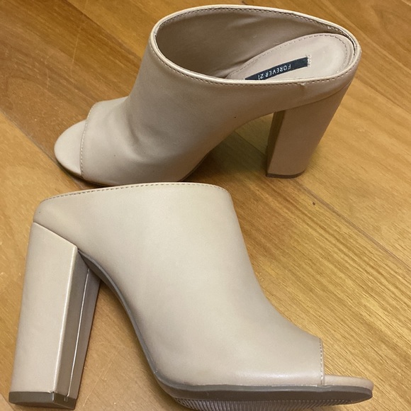 Nude Forever 21 Heels - Picture 4 of 4